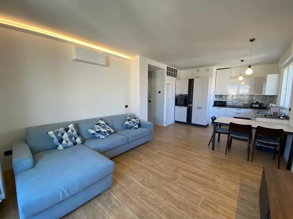 Xenia Apartments - Spacious & Comfortable Apt Near San Siro Stadium Milano